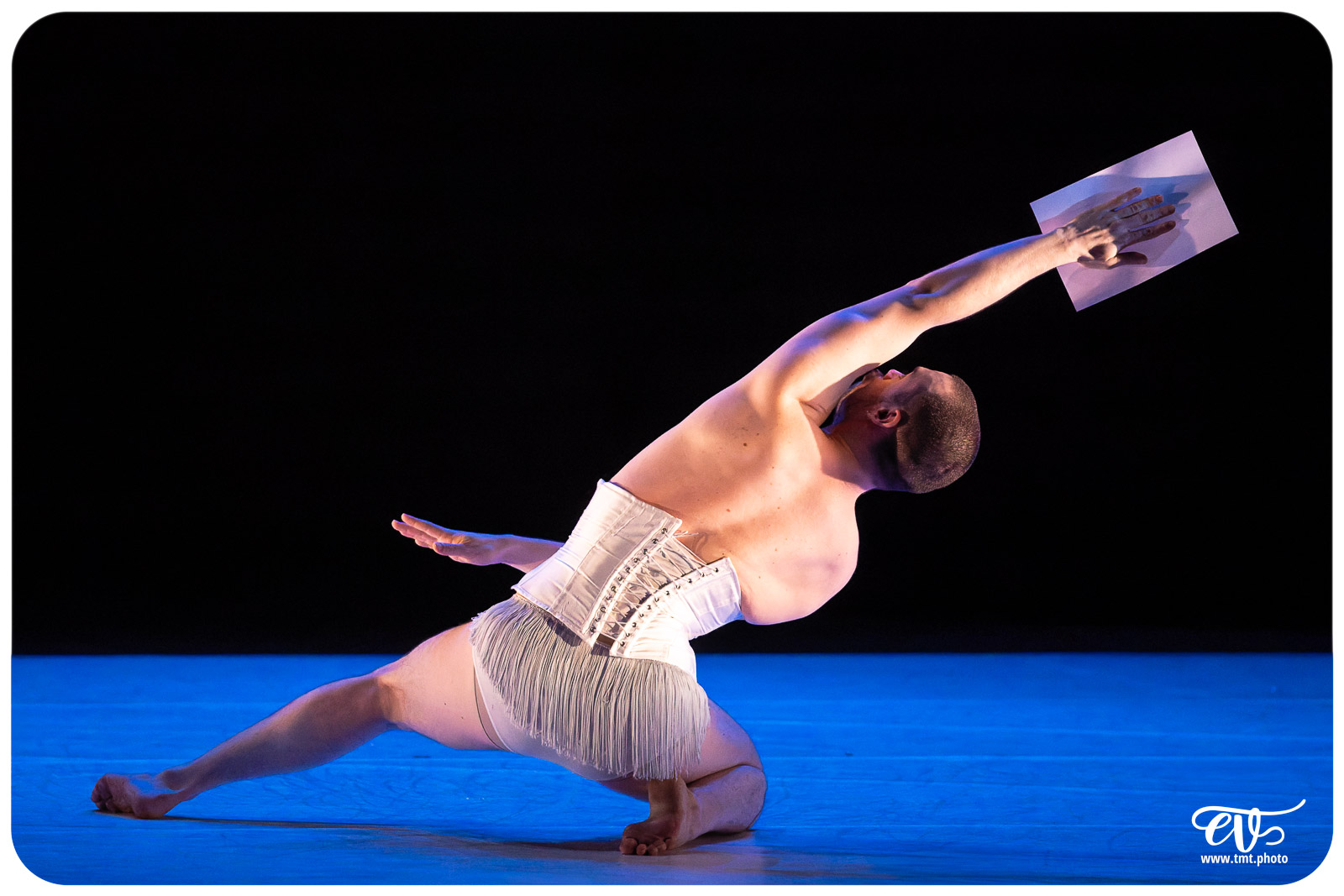 A4 (COMME LA FEUILLE) CIE CHICOS MAMBO